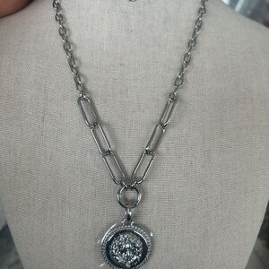 Bomb Party “Hear Her Roar” Lion Elegant Silver Pendant Necklace CZ Silver Plated